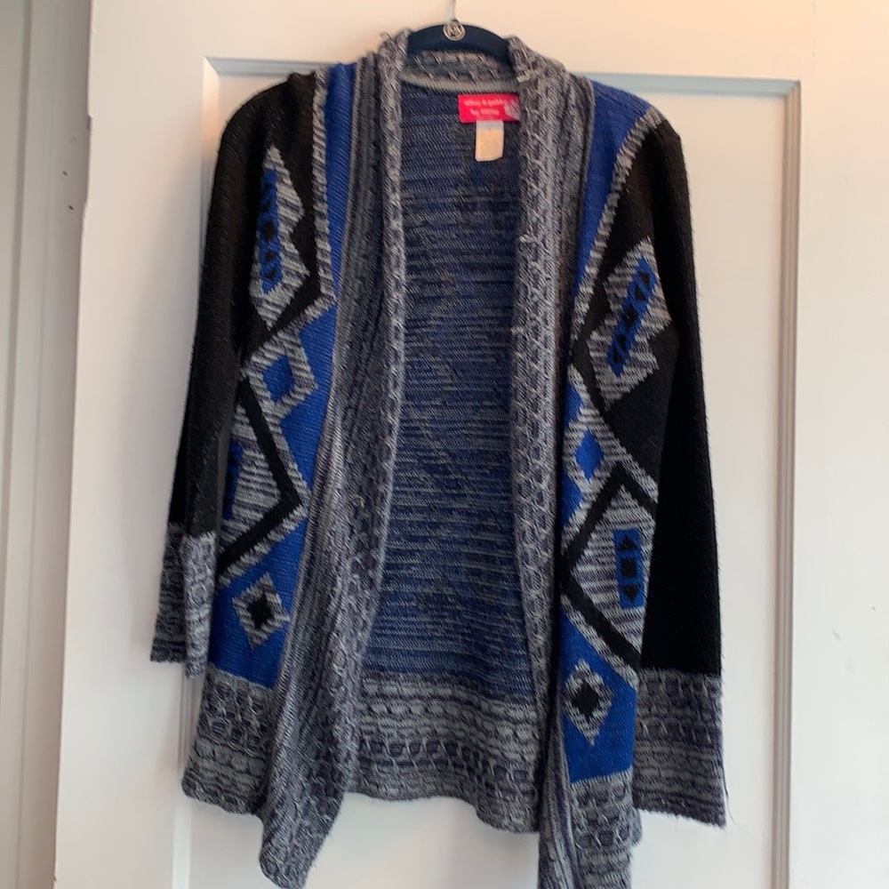 Adorable sweater! Small